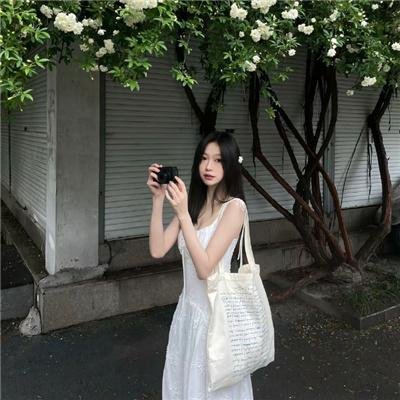 茜色如烧